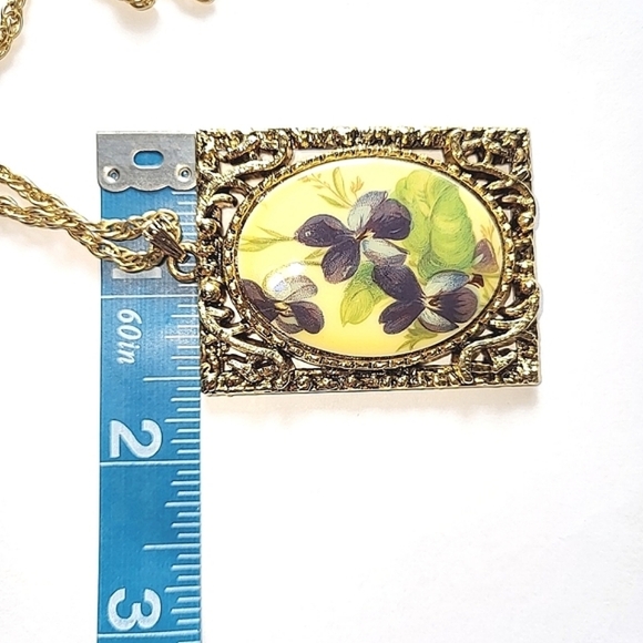 1960s VIOLETS MILK GLASS PENDANT NECKLACE - Picture 5 of 8